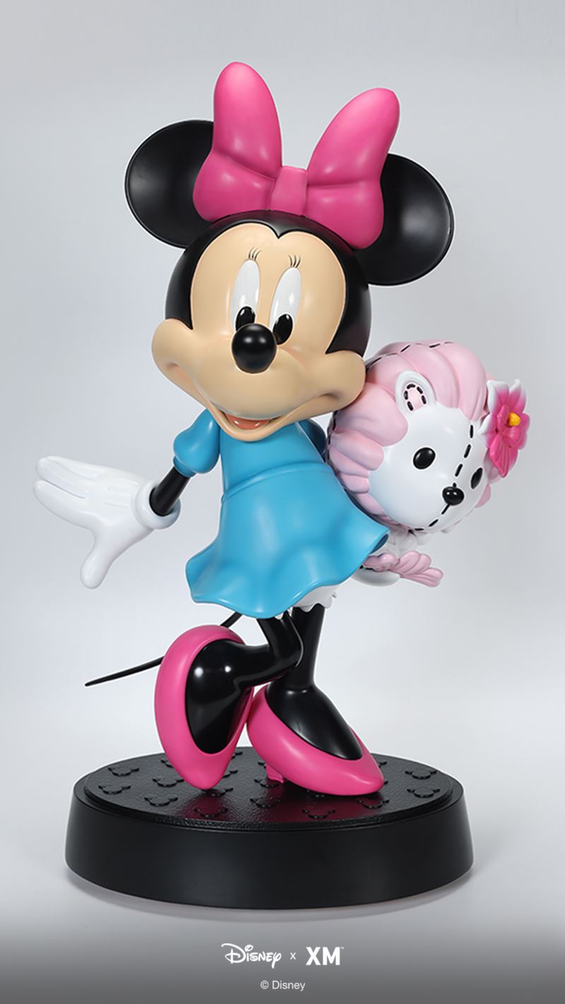 Mickey Around the World 24 Inch – Mickey & Minnie – Singapore Edition