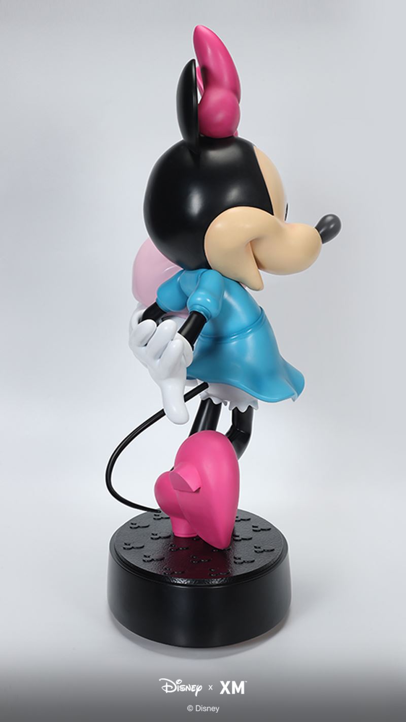 Mickey Around the World 24 Inch – Mickey & Minnie – Singapore Edition