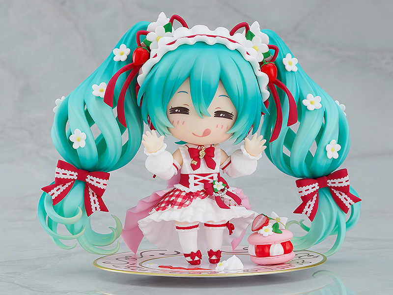 Nendoroid Hatsune Miku 15th Anniversary Ver