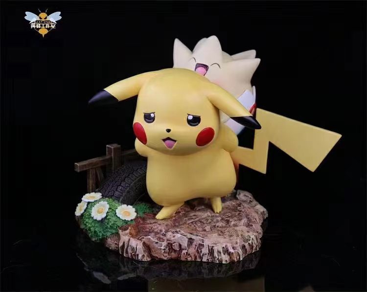 Pikachu Carry Togepi