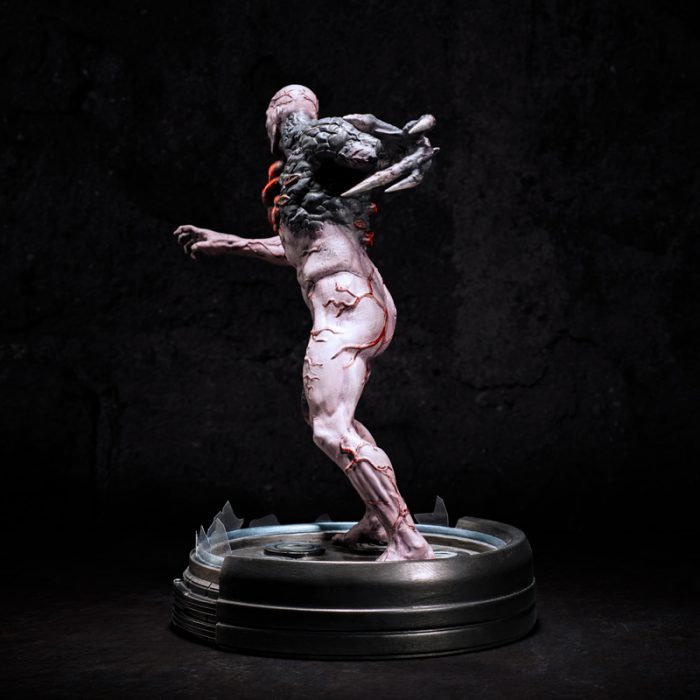 Resident Evil: the Tyrant-002 statue
