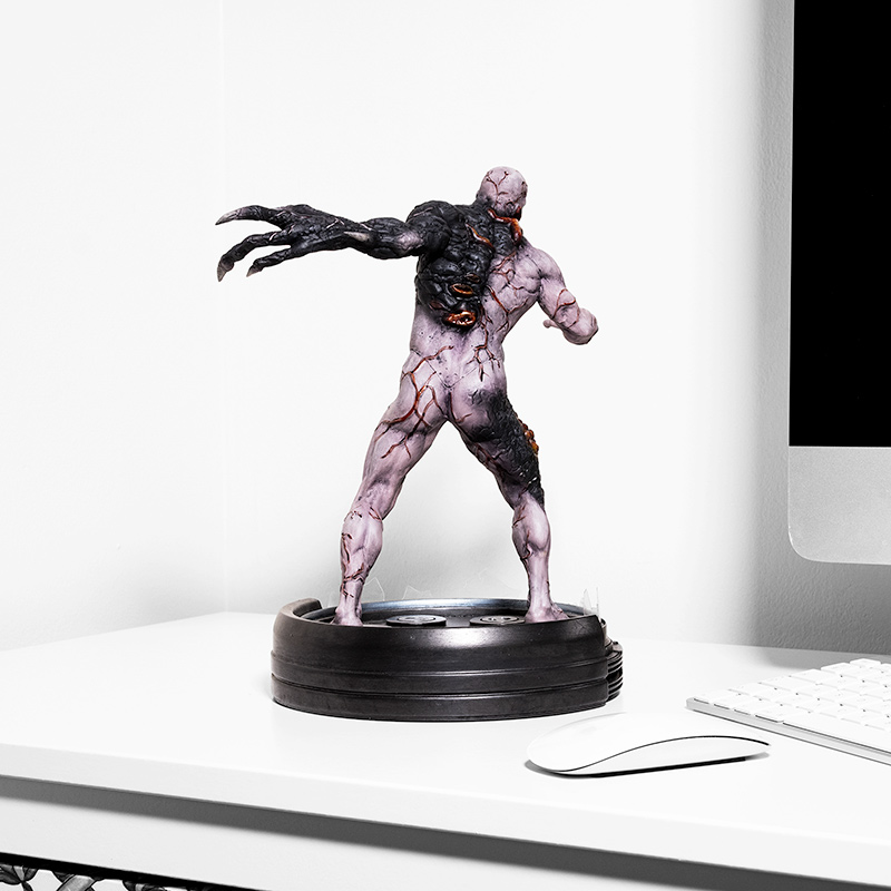 Resident Evil: the Tyrant-002 statue