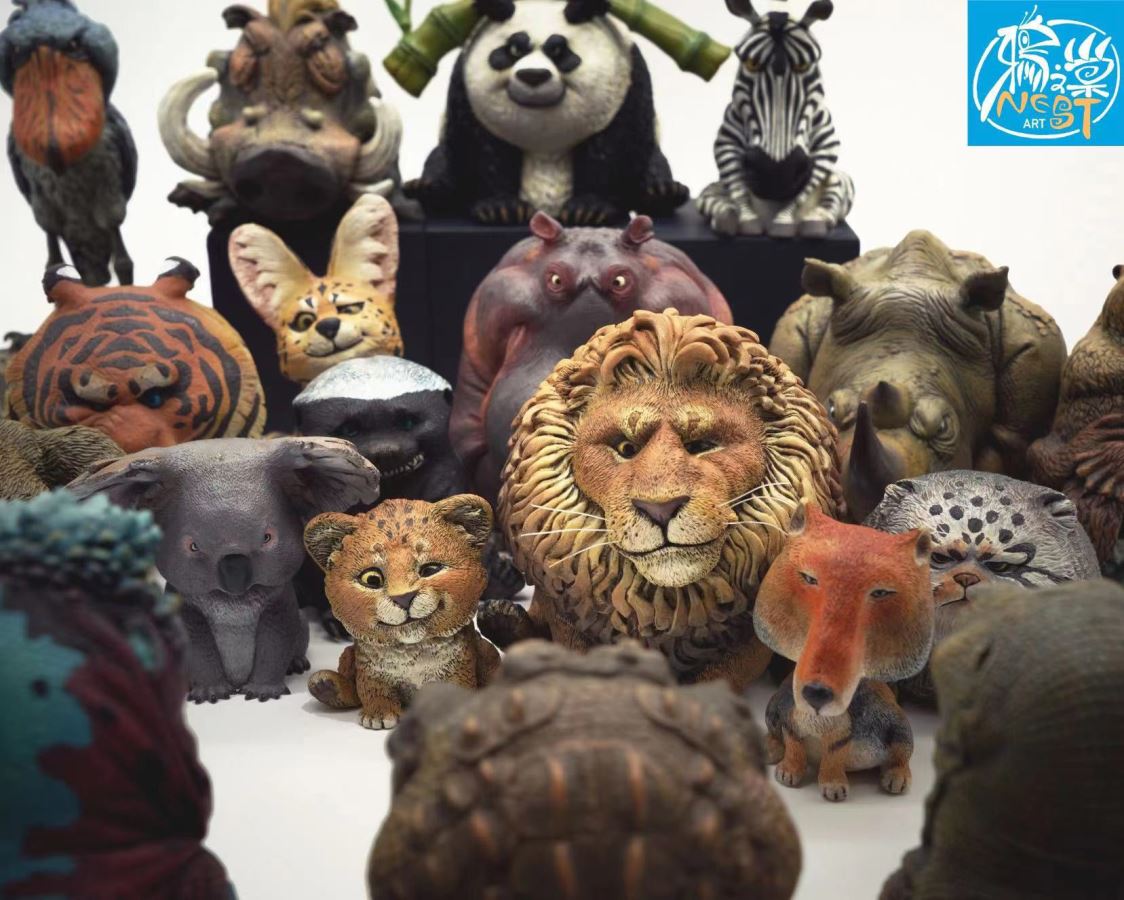 Lion Qiqi & Charlie - Wild International Staring Marathon