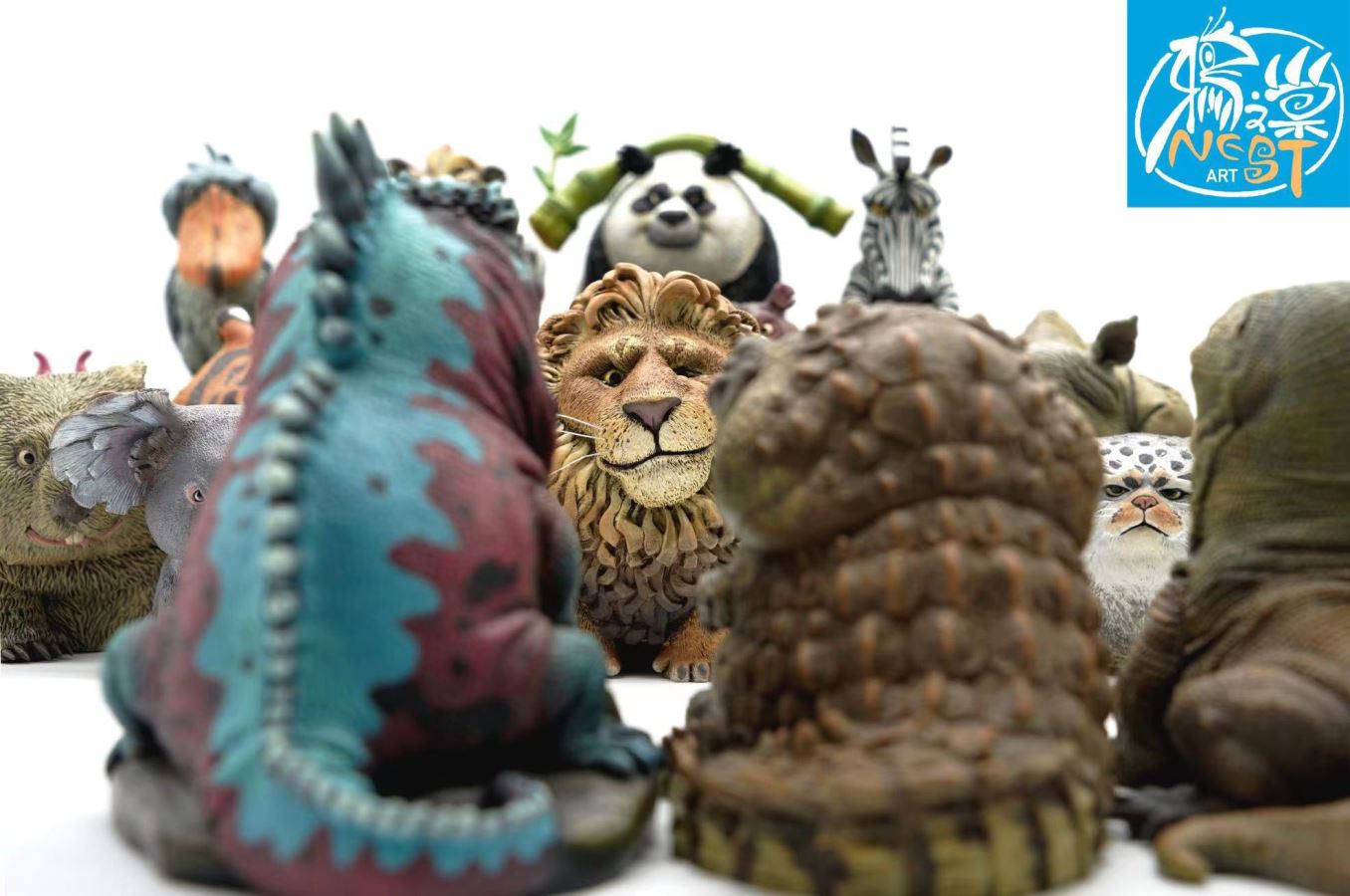 Lion Qiqi & Charlie - Wild International Staring Marathon