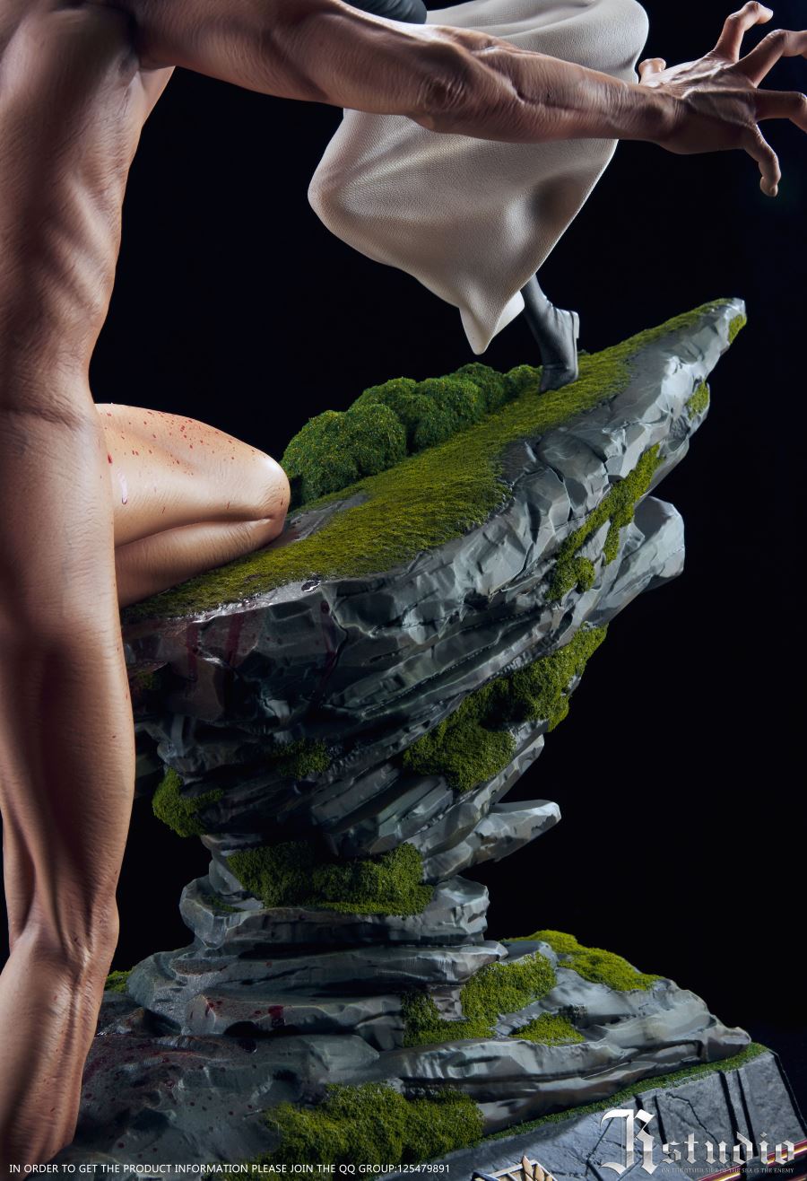 Sasha Braus vs Pure Titan – Attack on Titan