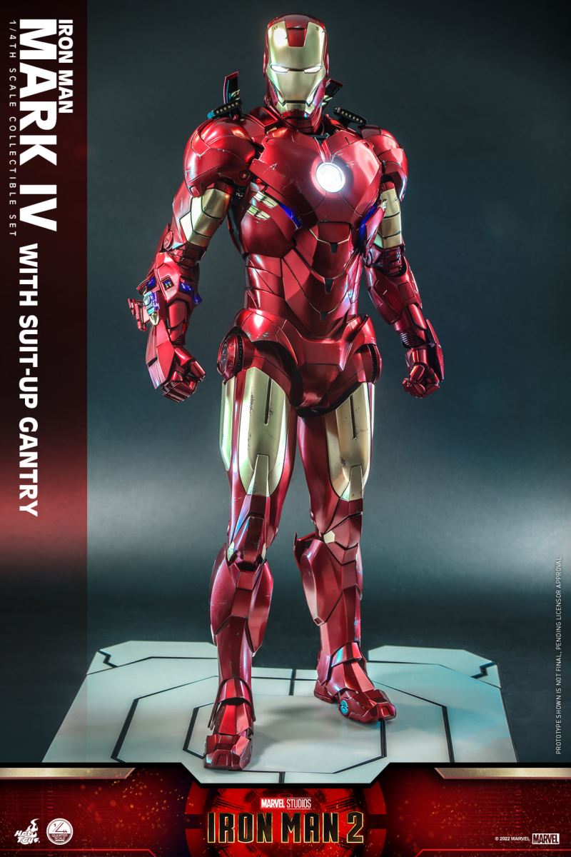Iron Man Mark IV with Suit-Up Gantry Collectible Set