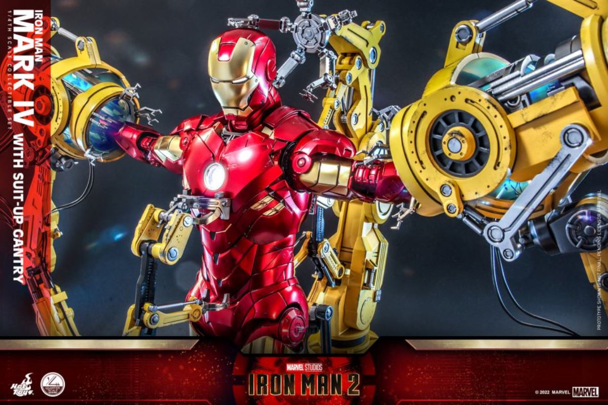 Iron Man Mark IV with Suit-Up Gantry Collectible Set