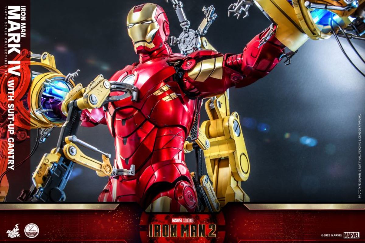Iron Man Mark IV with Suit-Up Gantry Collectible Set