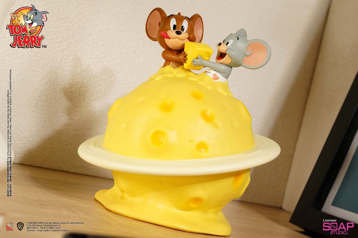 Tom and Jerry Cheese Moon USB Night Light