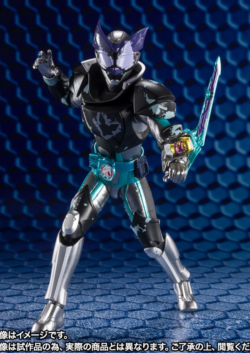 SHFiguarts Kamen Rider EVIL Bat / Jackal Genome