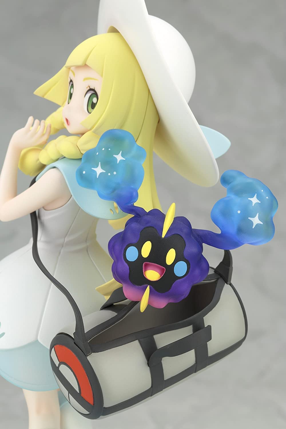 Lillie & Cosmog