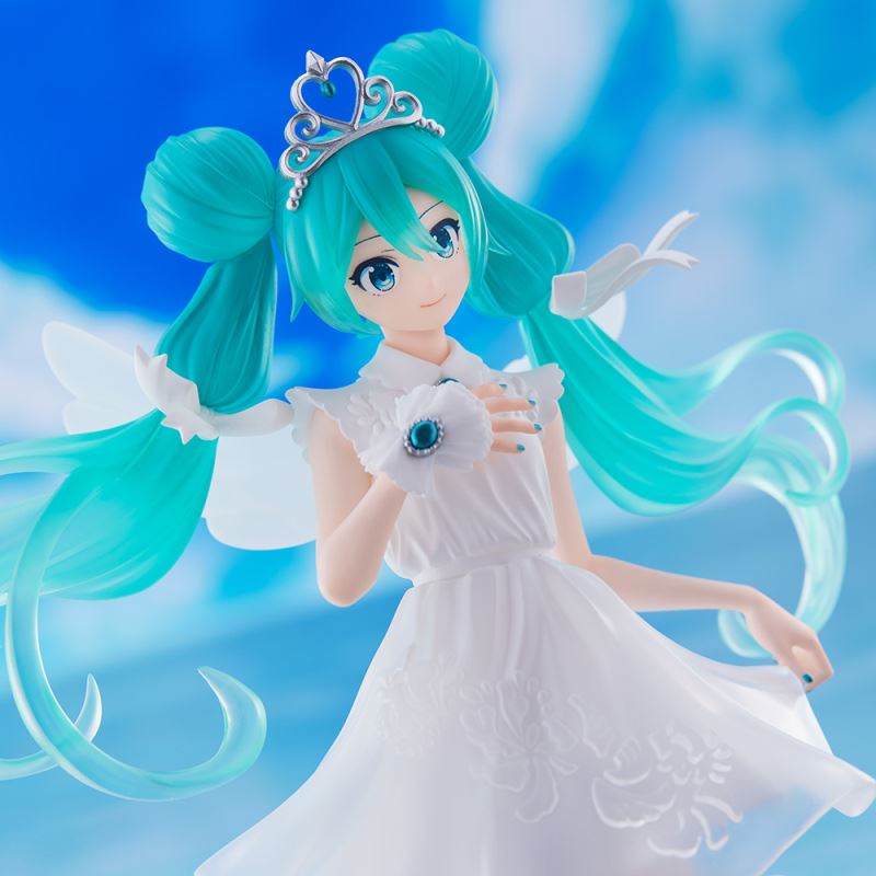 Hatsune Miku 15th Anniversary KEI Ver