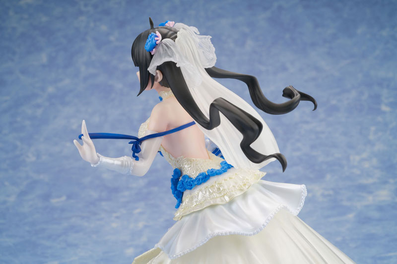 Is It Wrong to Try to Pick Up Girls in a Dungeon? IV Hestia -Wedding Dress- 1/7