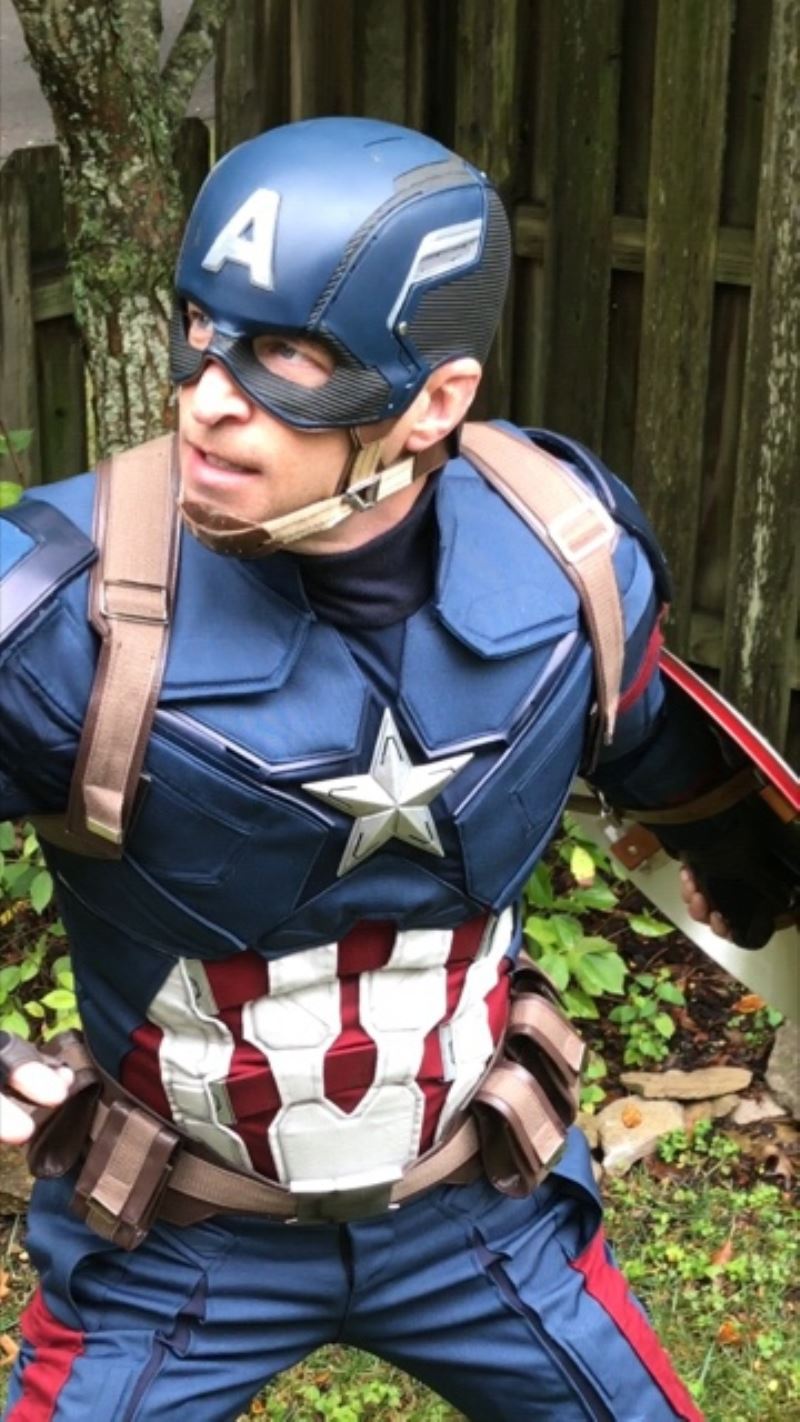 Captain America Helmet Bluetooth Speaker 1/1