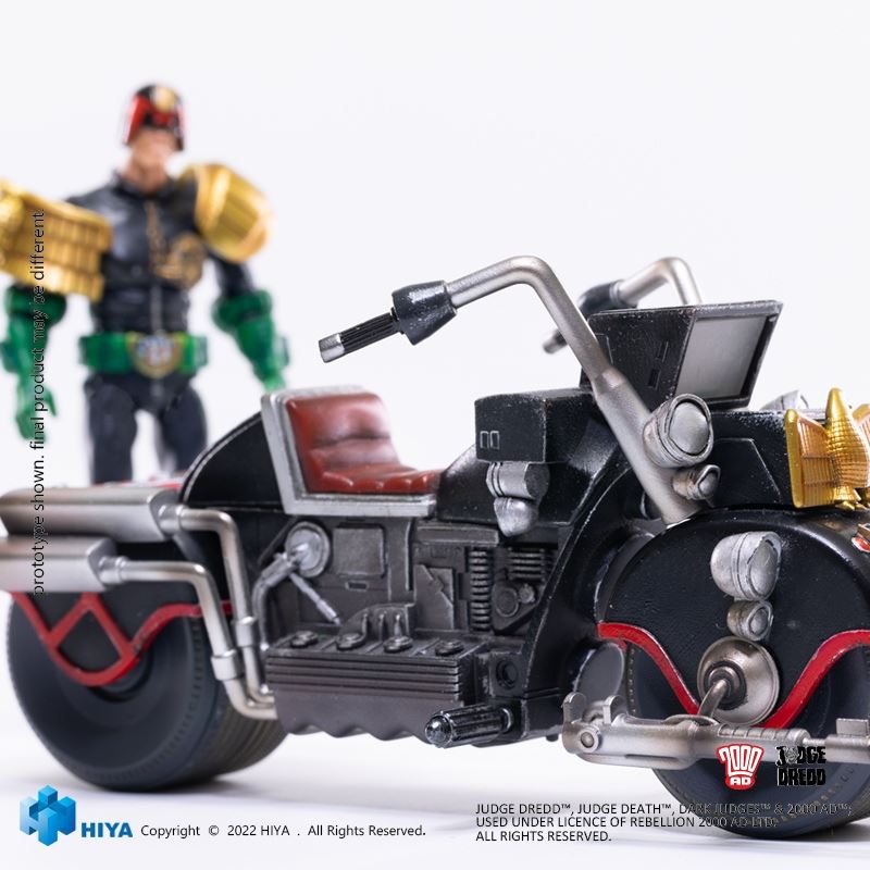 SWAT Judge Dredd and Motorcycle 1/18