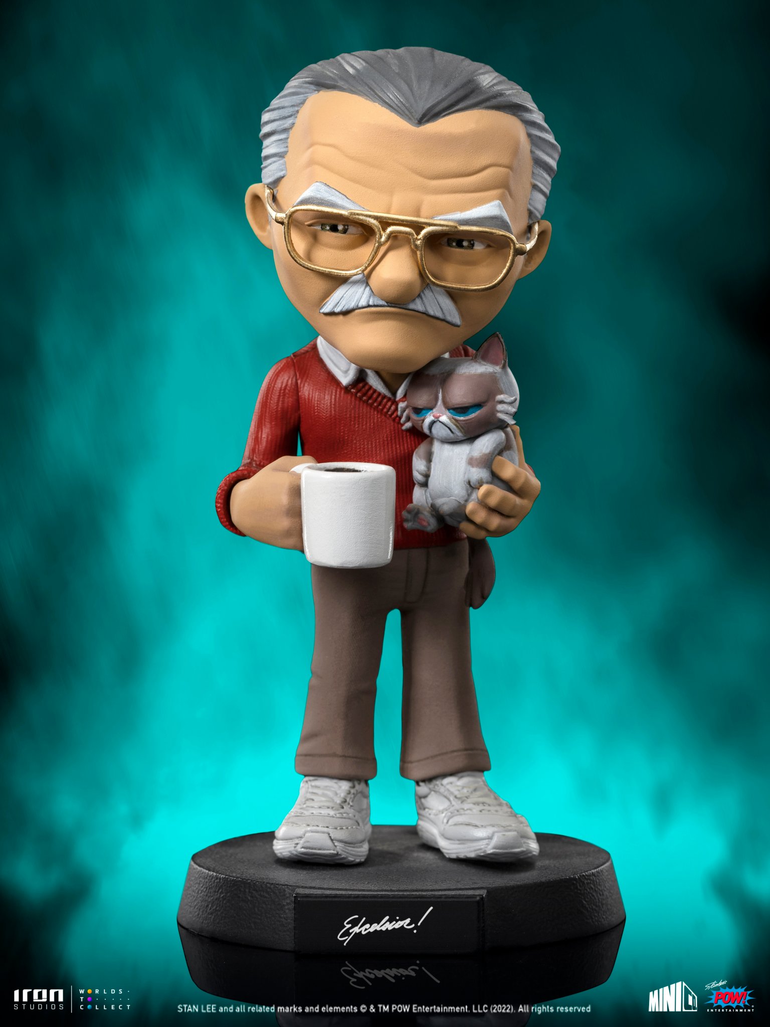 Stan Lee with Grumpy Cat Mini Co