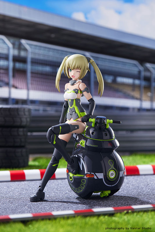 Frame Arms Girl INNOCENTIA [Racer] & NOSERU [Racing Spec Ver.]