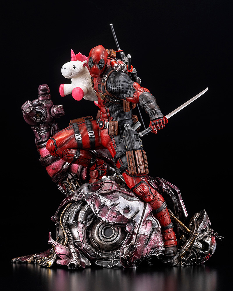 Deadpool FINE ART STATUE Signature Series Feat. Kucharek Brothers