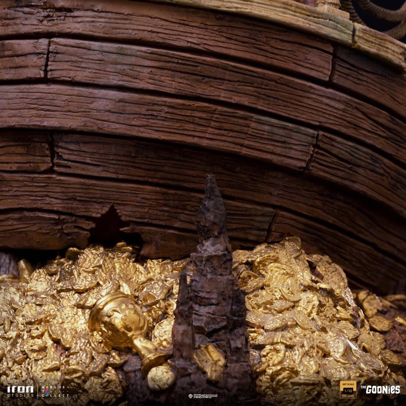 SLOTH AND CHUNK DELUXE