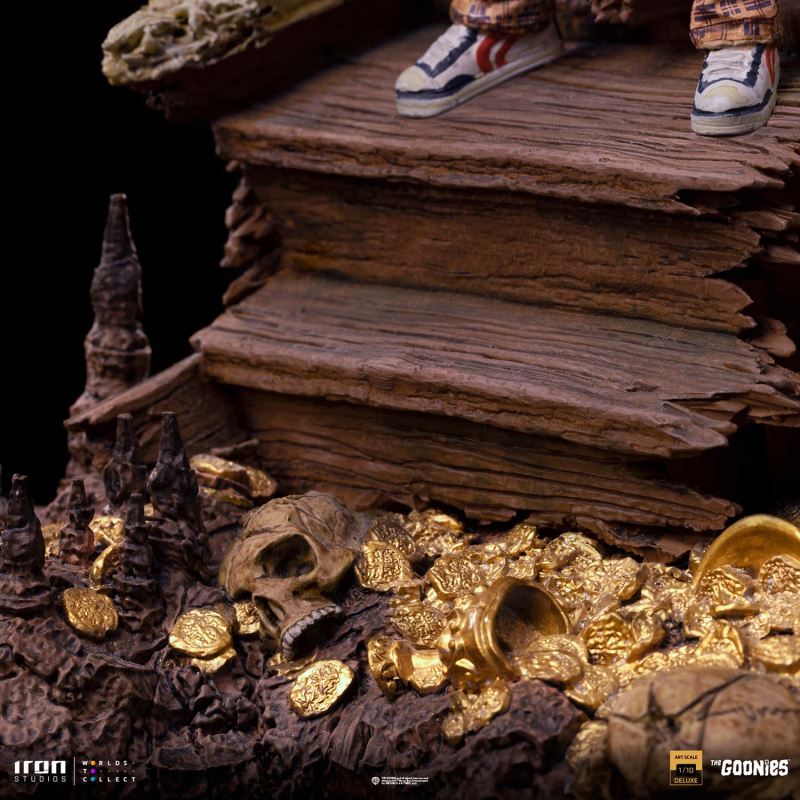 SLOTH AND CHUNK DELUXE