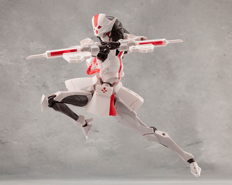 UNLIMITED UNIVERSE MEGALOMARIA RUBY EYE