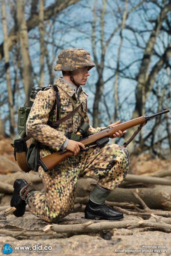 World War II German 12th Armored Division G43 rifle shooter - Leo 1/6