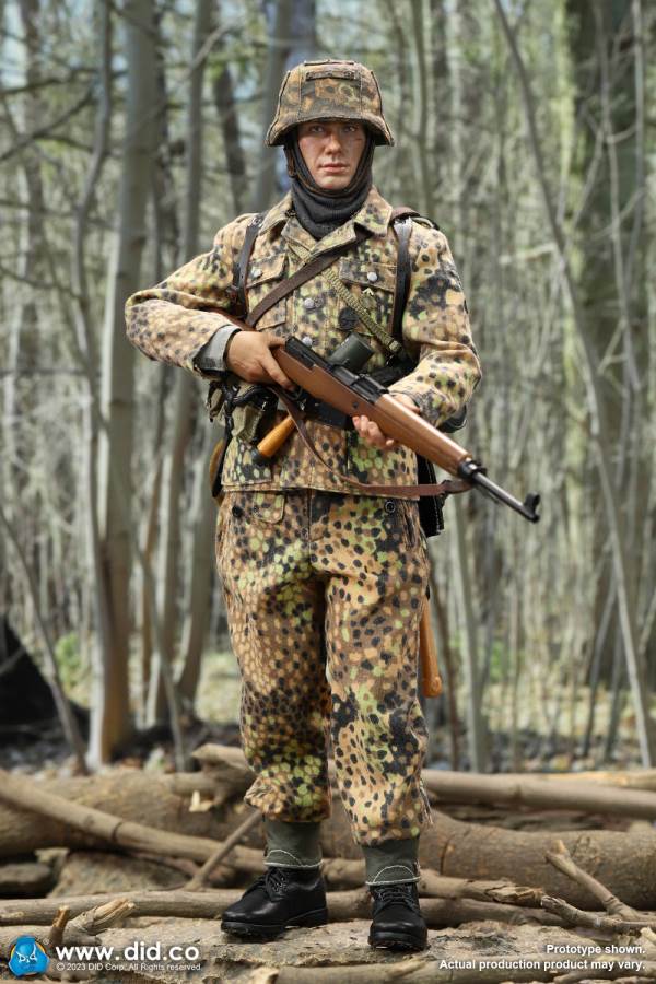 World War II German 12th Armored Division G43 rifle shooter - Leo 1/6