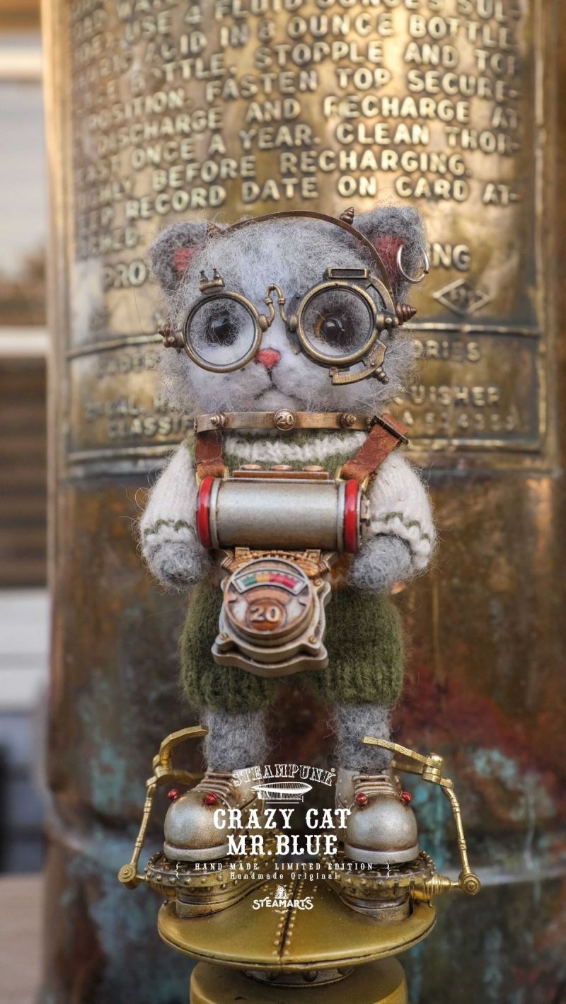 CRAZY CAT MR.BLUE (Silver Wool Felt Handmade Limited Edition)