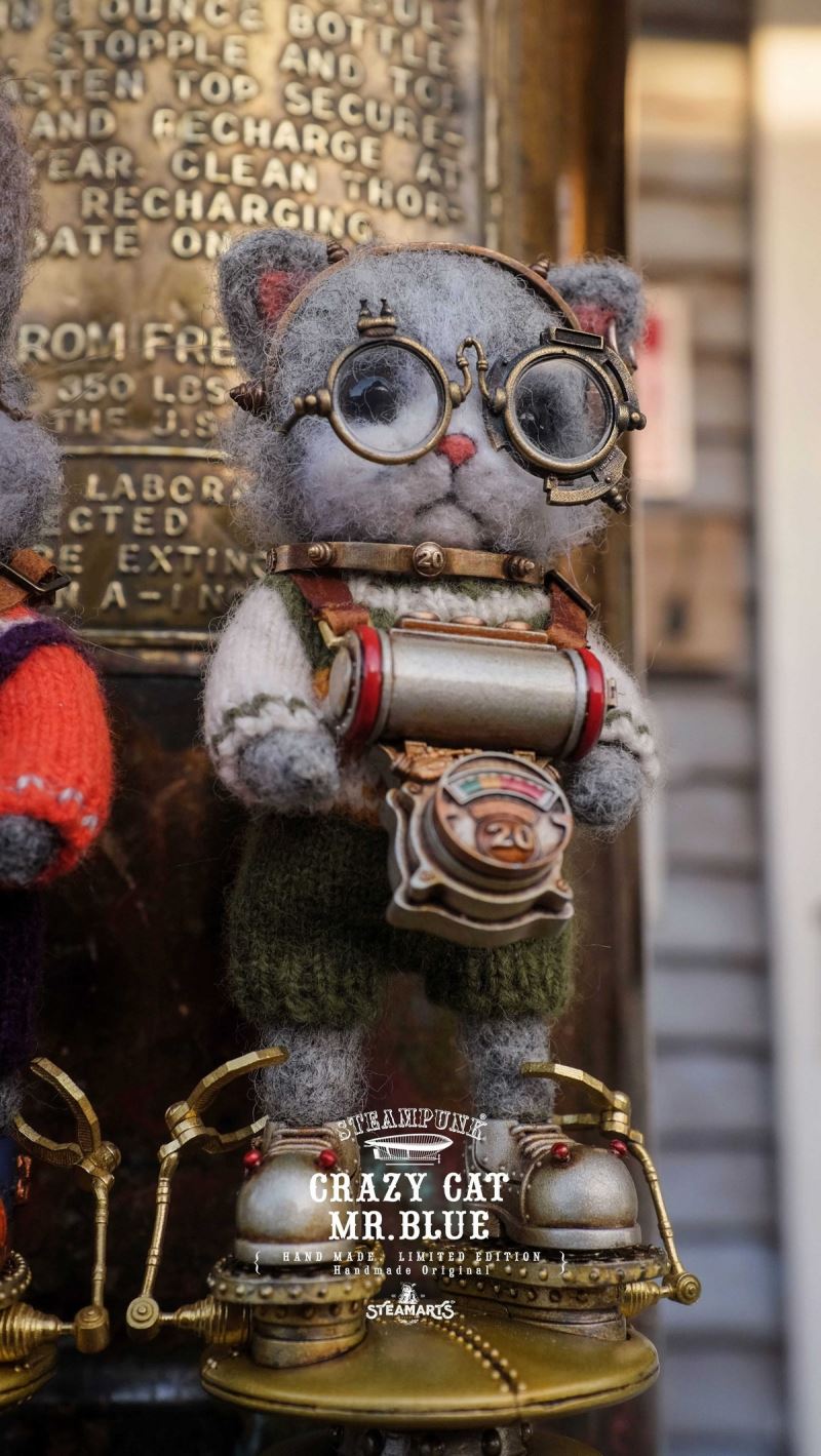 CRAZY CAT MR.BLUE (Silver Wool Felt Handmade Limited Edition)
