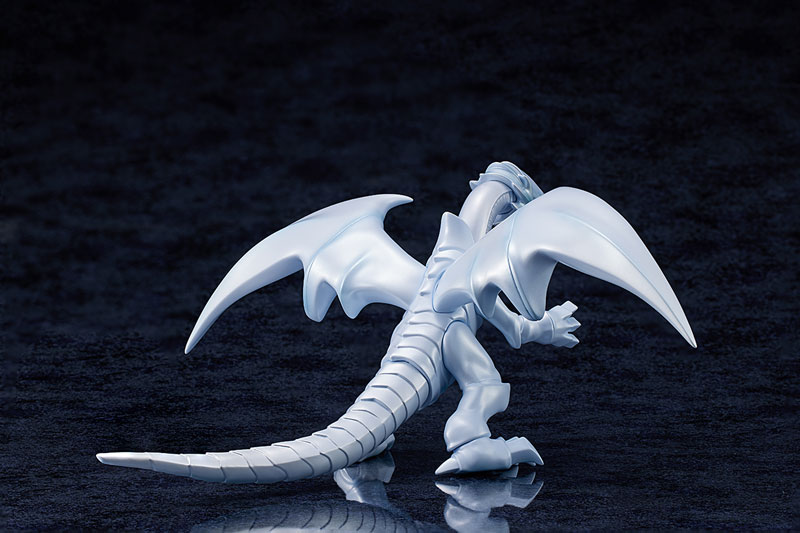 Yu-Gi-Oh! Duel Monsters Blue-Eyes White Dragon