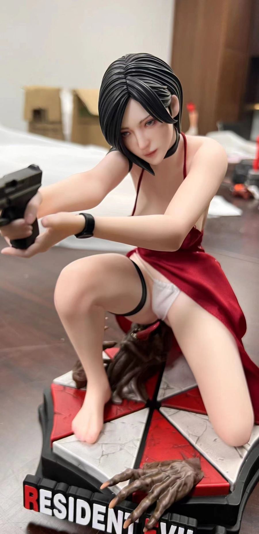 Ada wong 1/4