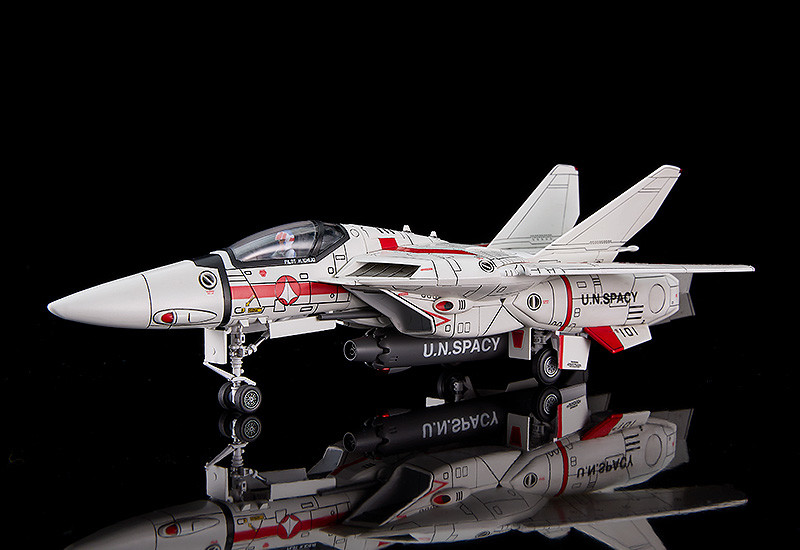 PLAMAX PX06 1/72 VF-1J Fighter Valkyrie Vermilion Platoon (Ichijo Teruuki)