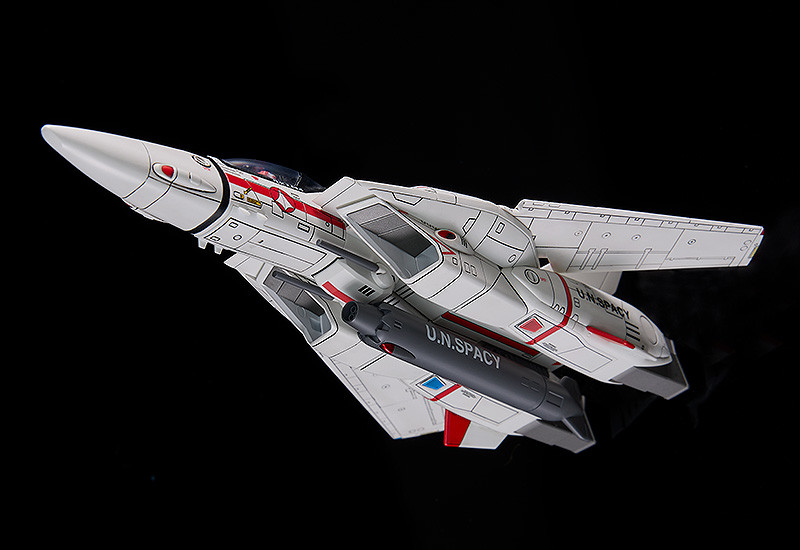 PLAMAX PX06 1/72 VF-1J Fighter Valkyrie Vermilion Platoon (Ichijo Teruuki)