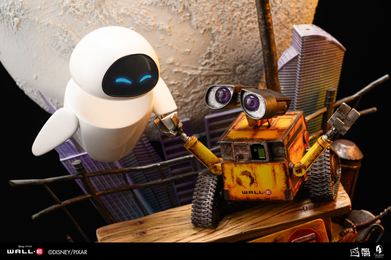 WALL-E EVE