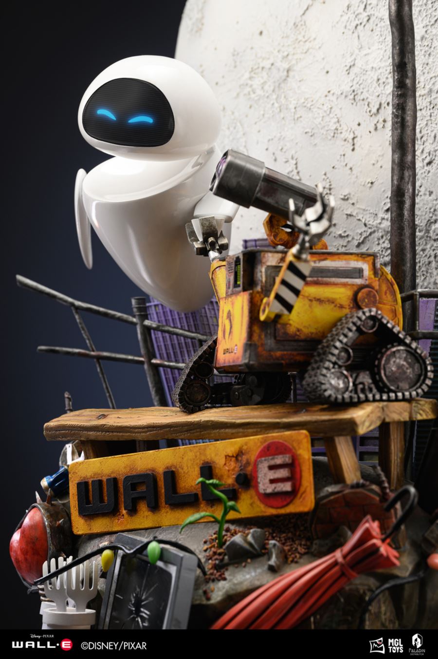 WALL-E EVE