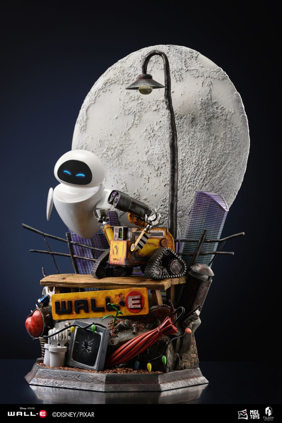 WALL-E EVE