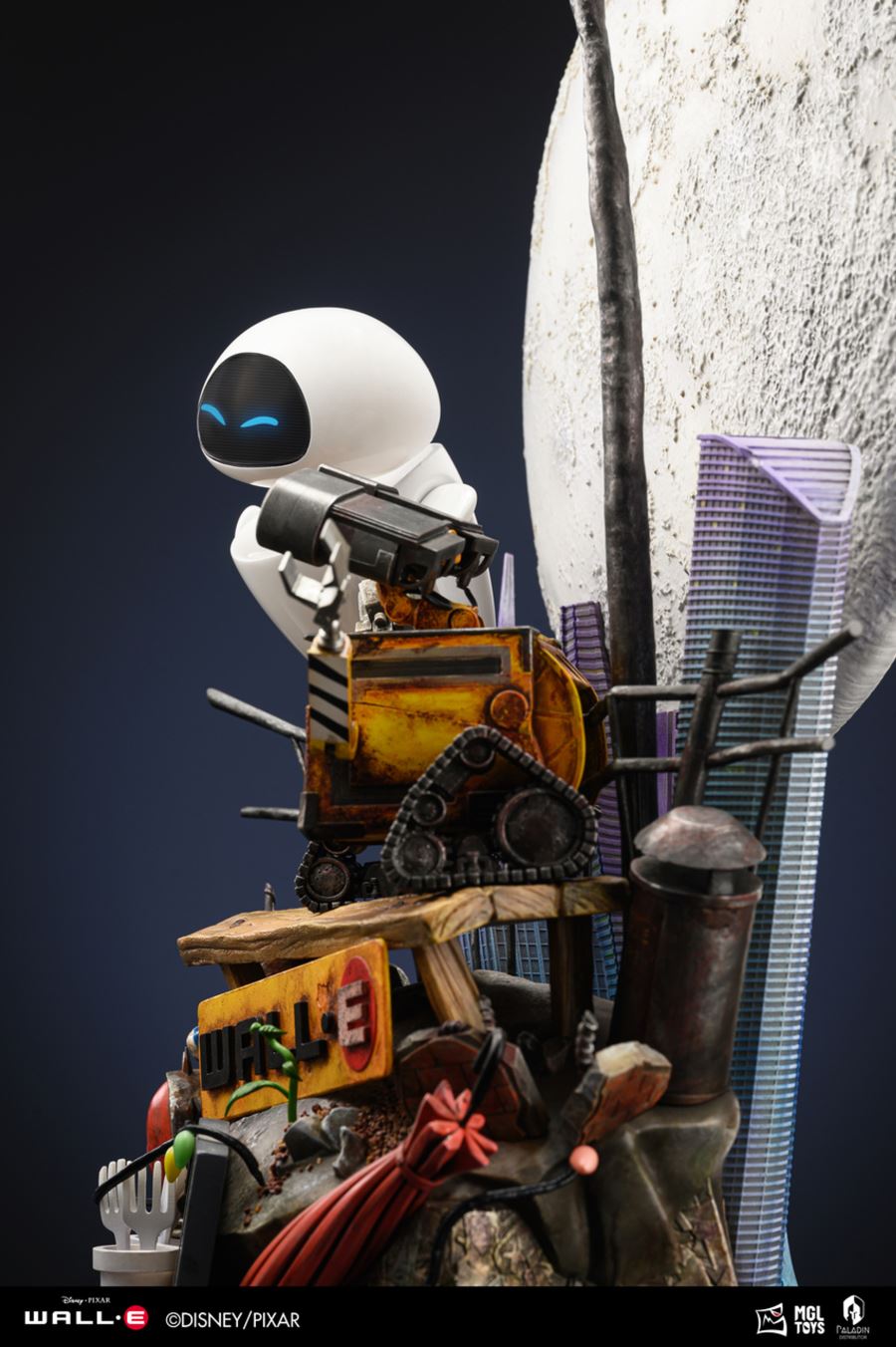 WALL-E EVE