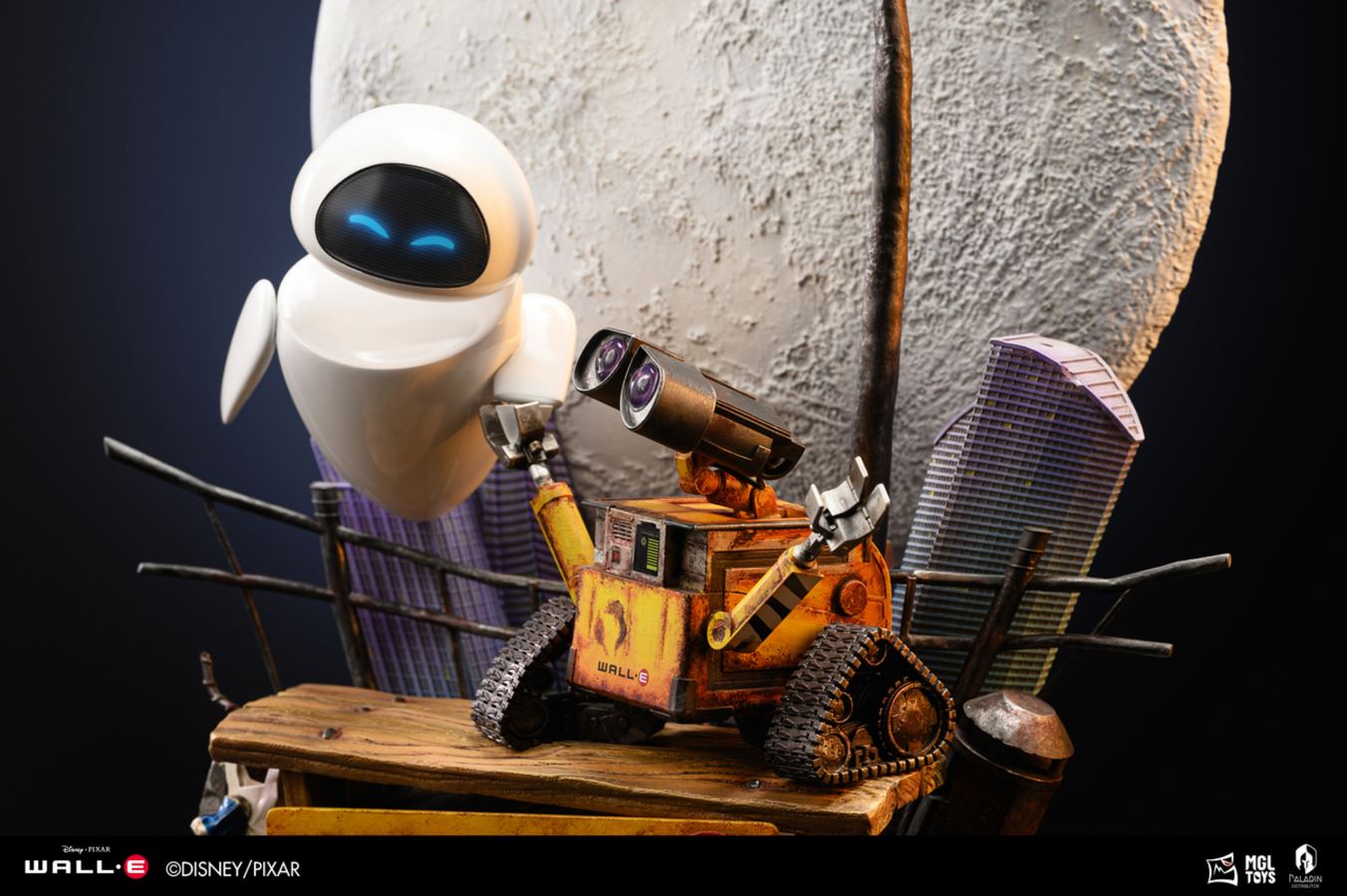 WALL-E EVE