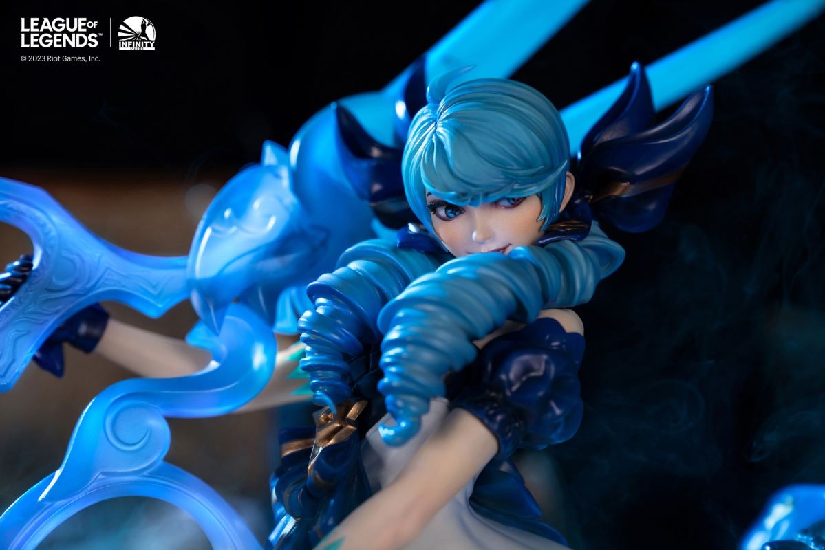 League of Legends - Gwen, The Hallowed Seamstress 1/6