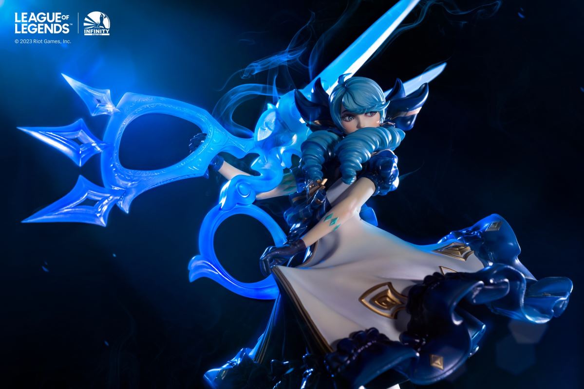 League of Legends - Gwen, The Hallowed Seamstress 1/6