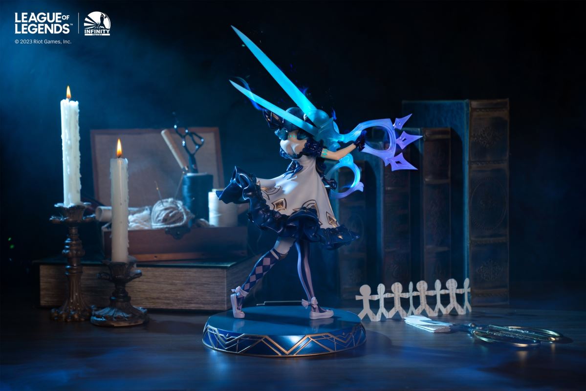 League of Legends - Gwen, The Hallowed Seamstress 1/6