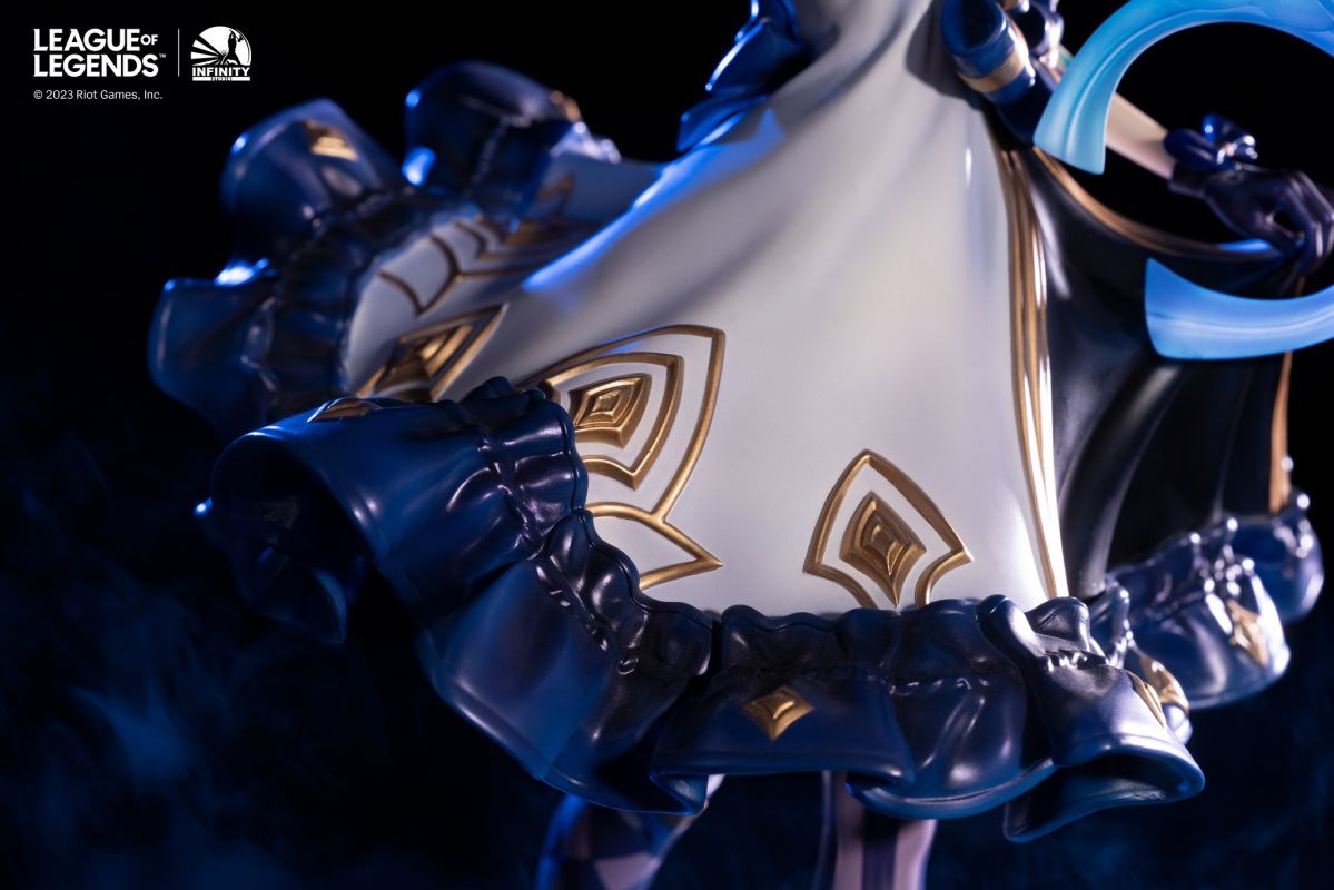 League of Legends - Gwen, The Hallowed Seamstress 1/6