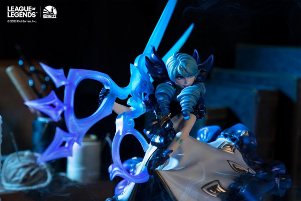 League of Legends - Gwen, The Hallowed Seamstress 1/6