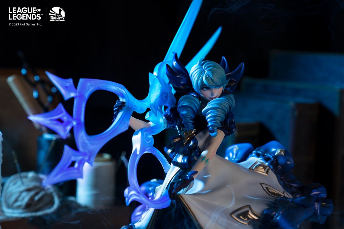 League of Legends - Gwen, The Hallowed Seamstress 1/6