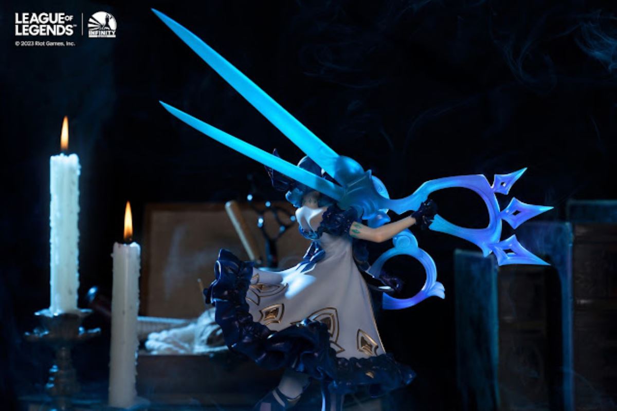 League of Legends - Gwen, The Hallowed Seamstress 1/6