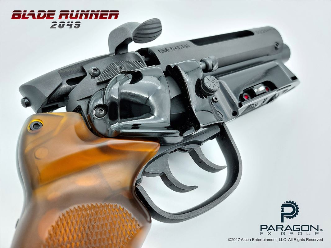 DECKARD'S HERO (ELITE) BLASTER