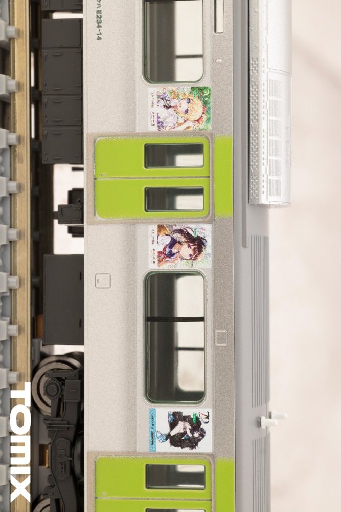Madoka Yuki [Winter Uniform Color Ver.] With First Car Museum E235 Series Yamanote Line Sosai Shoujo Garden Wrapping Vehicle
