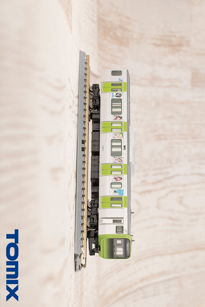 Madoka Yuki [Winter Uniform Color Ver.] With First Car Museum E235 Series Yamanote Line Sosai Shoujo Garden Wrapping Vehicle