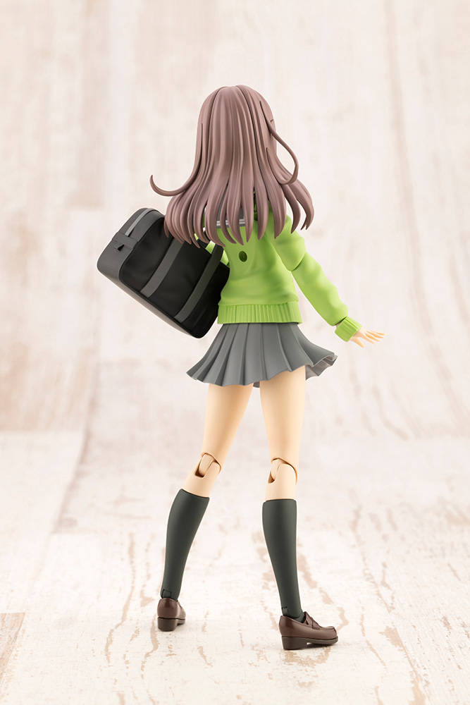 Madoka Yuki [Winter Uniform Color Ver.] With First Car Museum E235 Series Yamanote Line Sosai Shoujo Garden Wrapping Vehicle