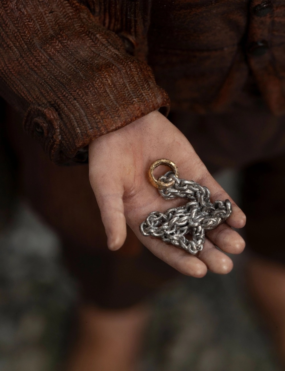 Frodo Baggins, Ringbearer Classic Series - The Lord of the Rings